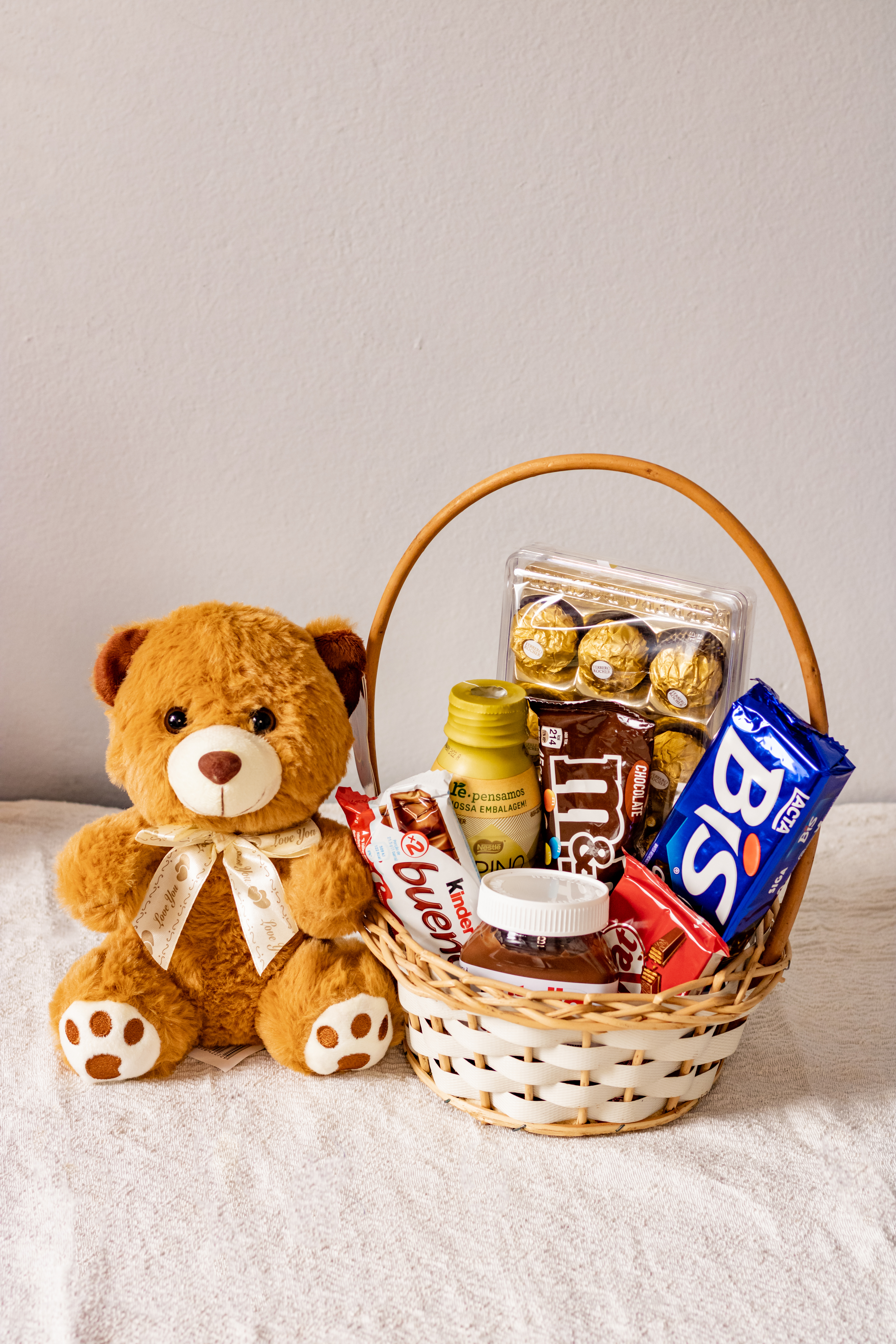 Cesta de chocolates Amor Intenso e Urso